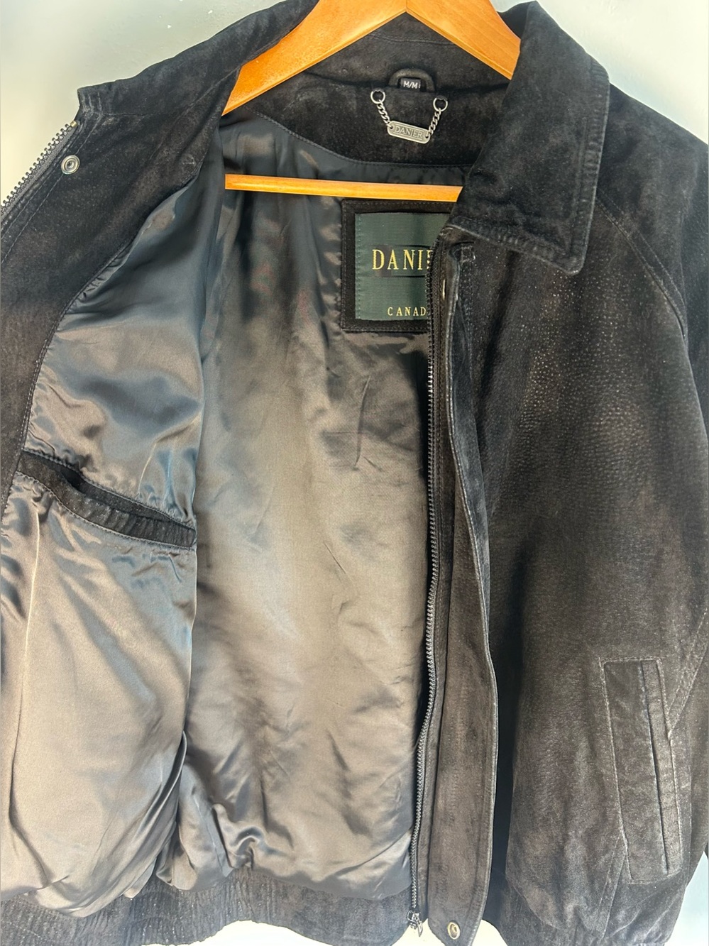 Danier Leather Men’s Suede Jacket Size M Zip Up Genuine Canada Black Bomber EUC - Picture 7 of 16